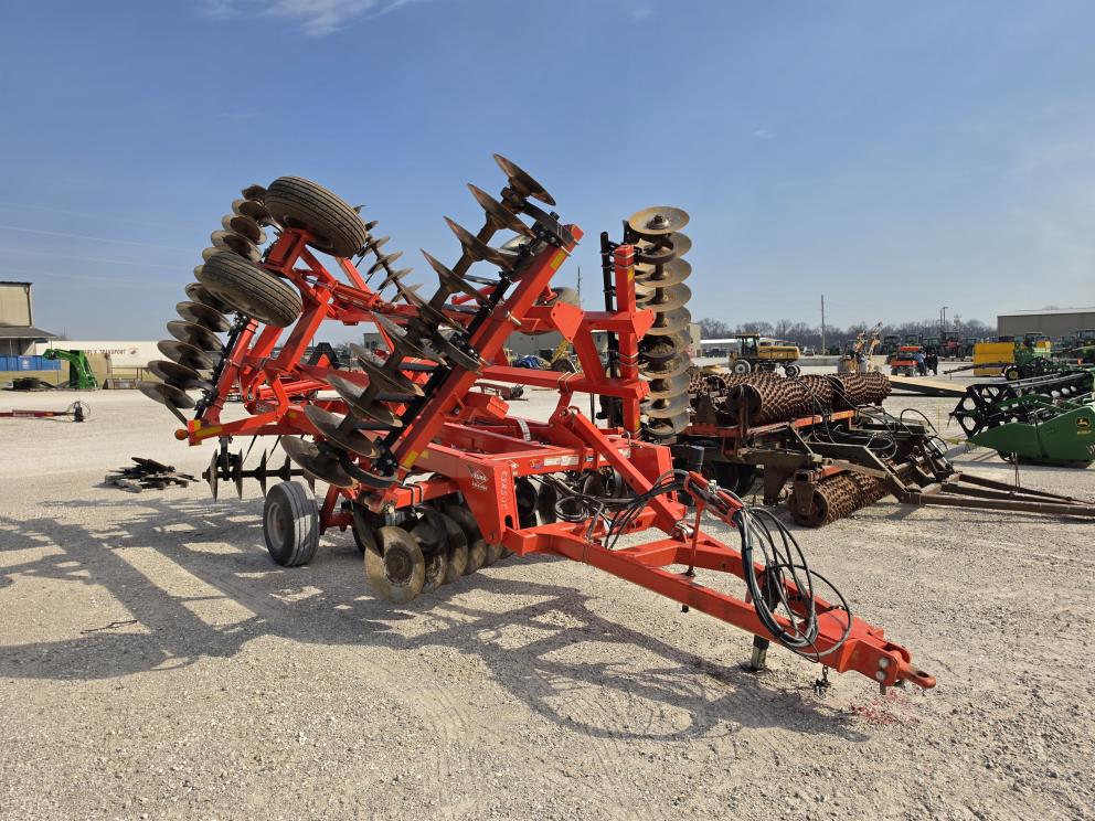 Image for 2012 Kuhn Krause 8200