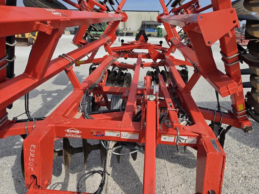 Image for 2012 Kuhn Krause 8200