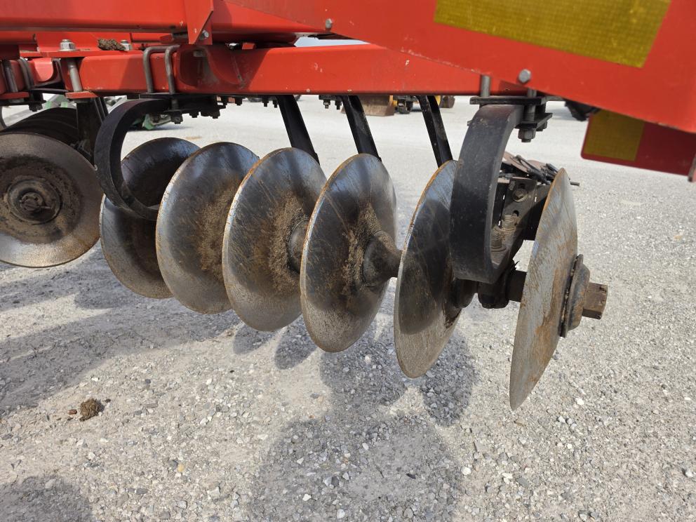 Image for 2012 Kuhn Krause 8200