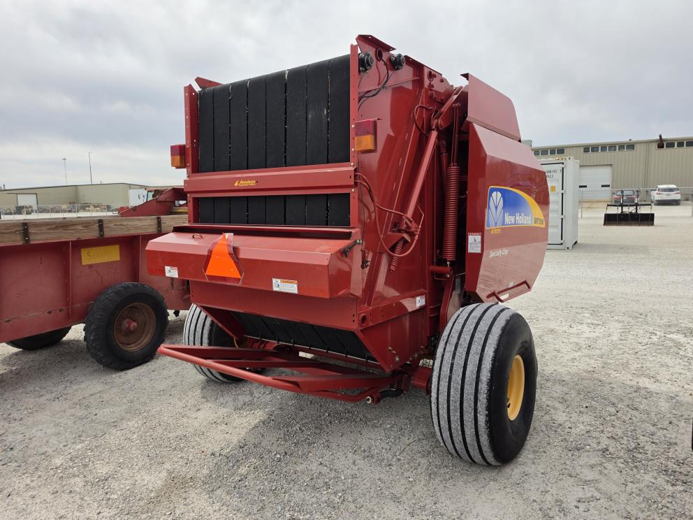 Image for 2013 New Holland BR7090