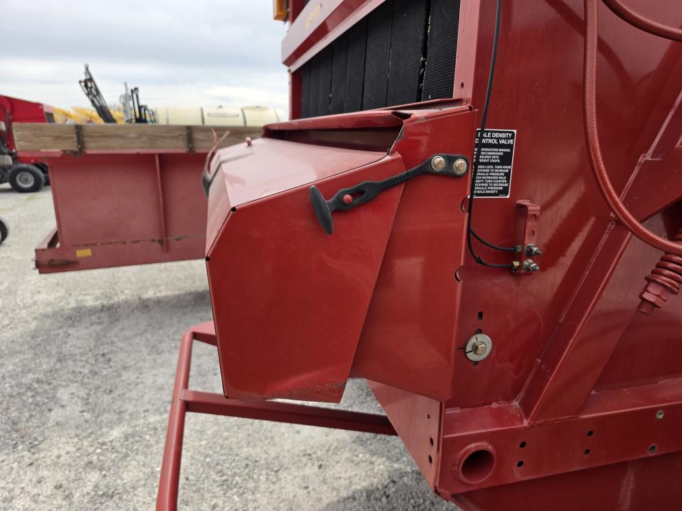 Image for 2013 New Holland BR7090