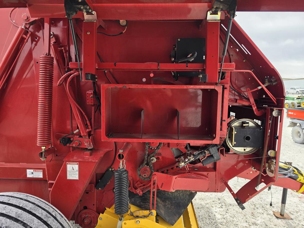 Image for 2013 New Holland BR7090