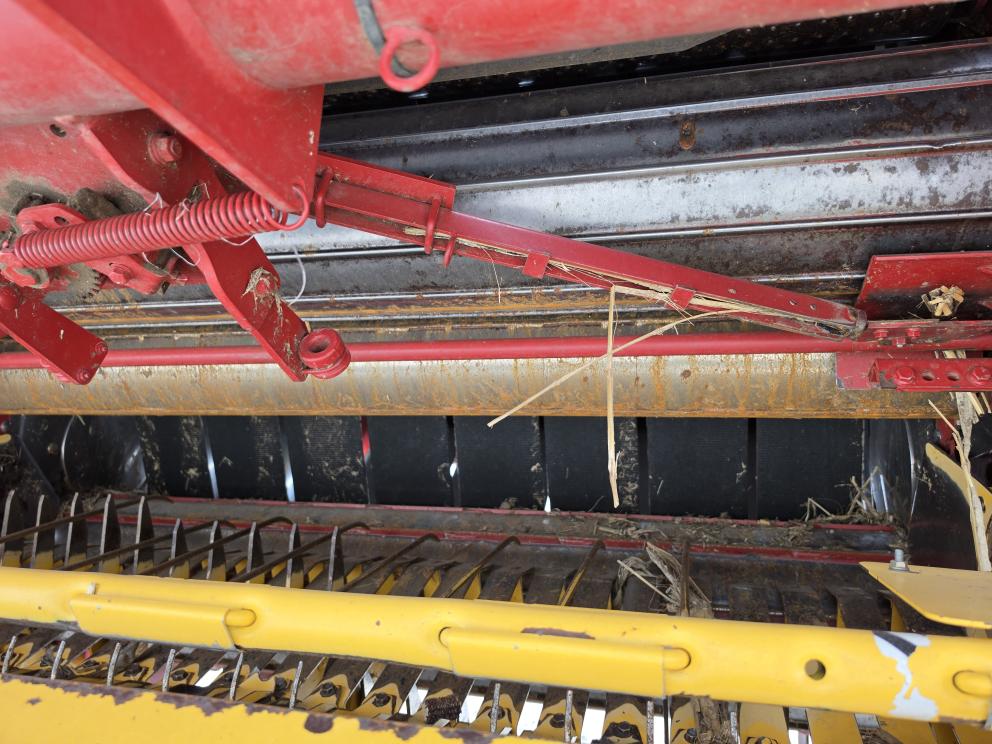 Image for 2013 New Holland BR7090