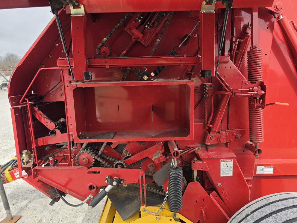 Image for 2013 New Holland BR7090