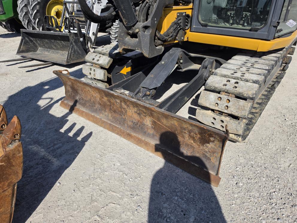 Image for 2018 John Deere 85G