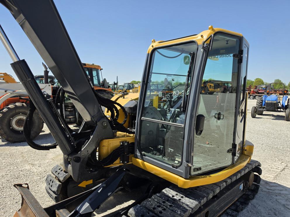 Image for 2018 John Deere 85G