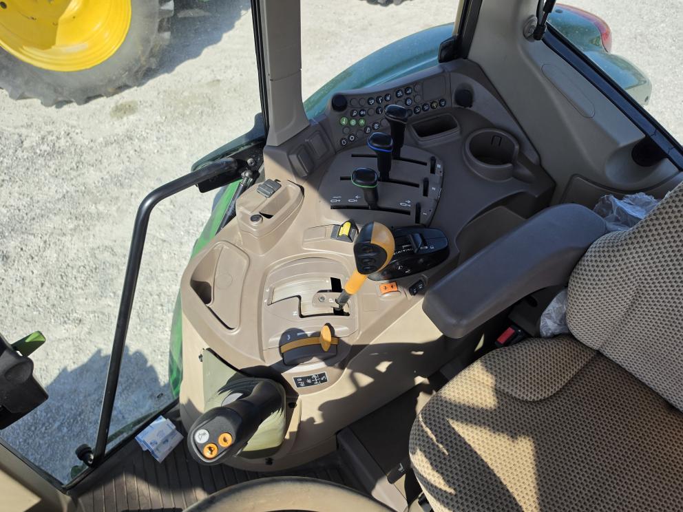 Image for 2020 John Deere 6110M