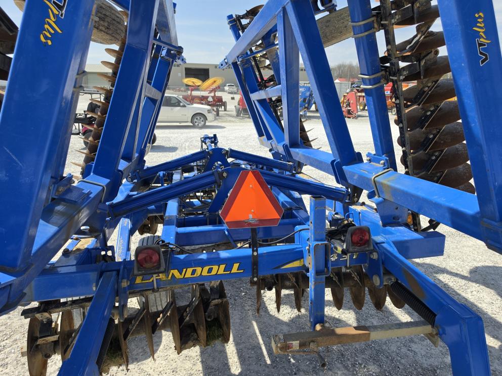 Image for 2010 Landoll 7431-29