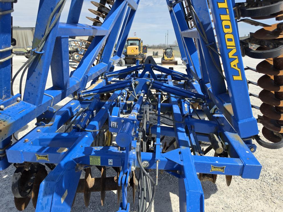 Image for 2010 Landoll 7431-29