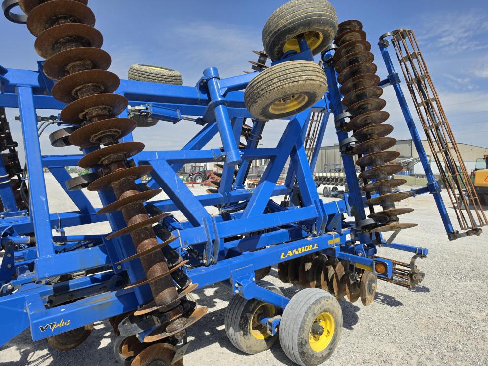 Image for 2010 Landoll 7431-29