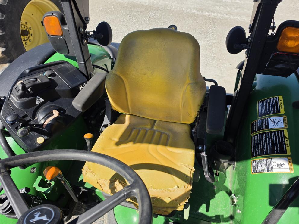 Image for 2014 John Deere 5085M