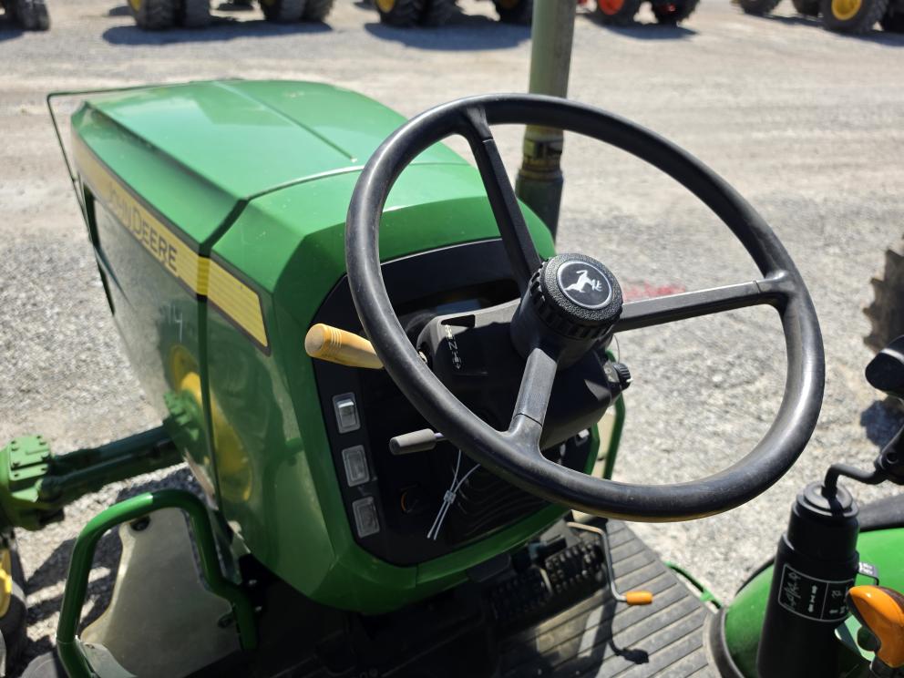 Image for 2014 John Deere 5085M