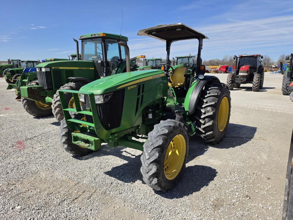 Image for 2014 John Deere 5085M
