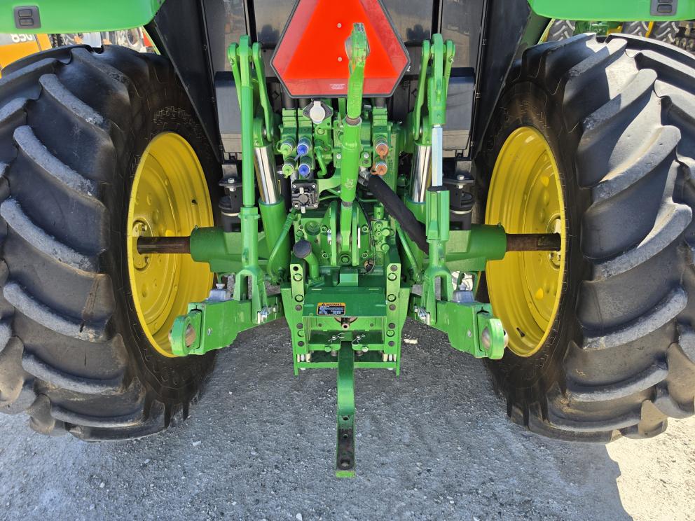 Image for 2021 John Deere 6140M