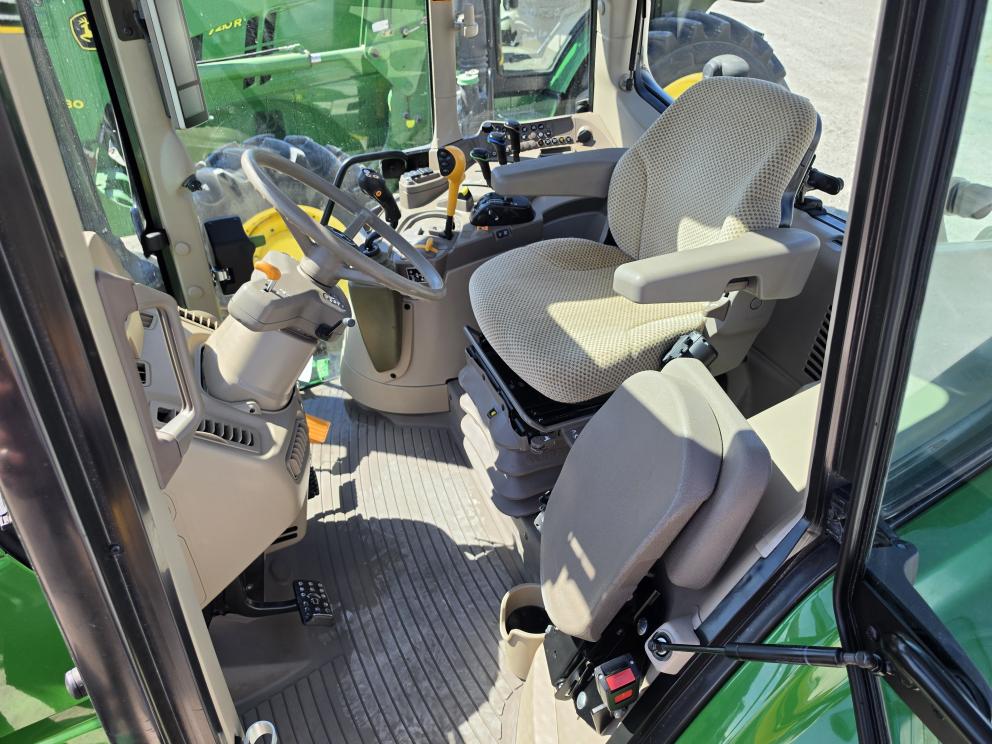 Image for 2021 John Deere 6140M