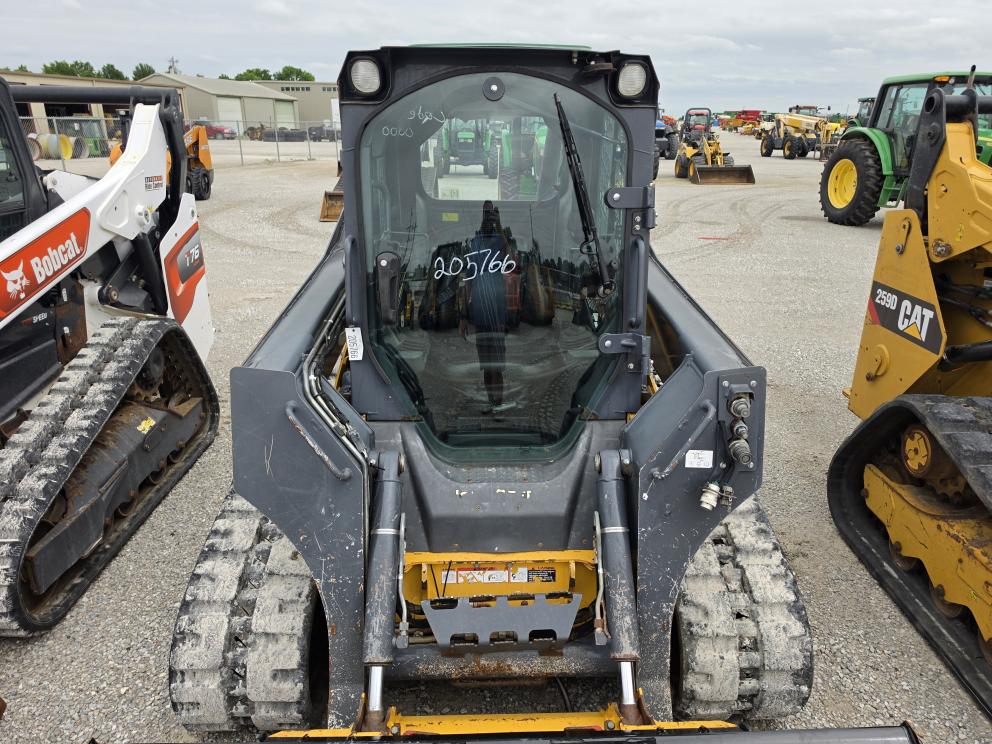 Image for 2015 John Deere 323E