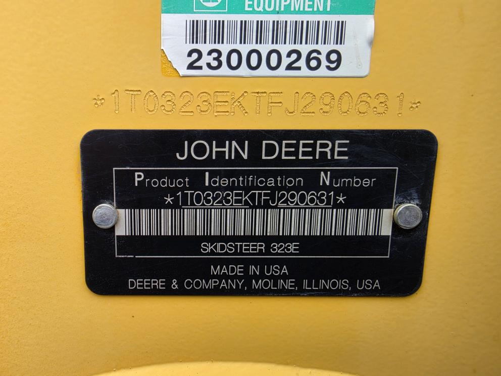 Image for 2015 John Deere 323E