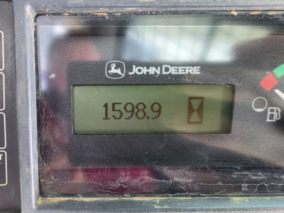 Image for 2015 John Deere 323E