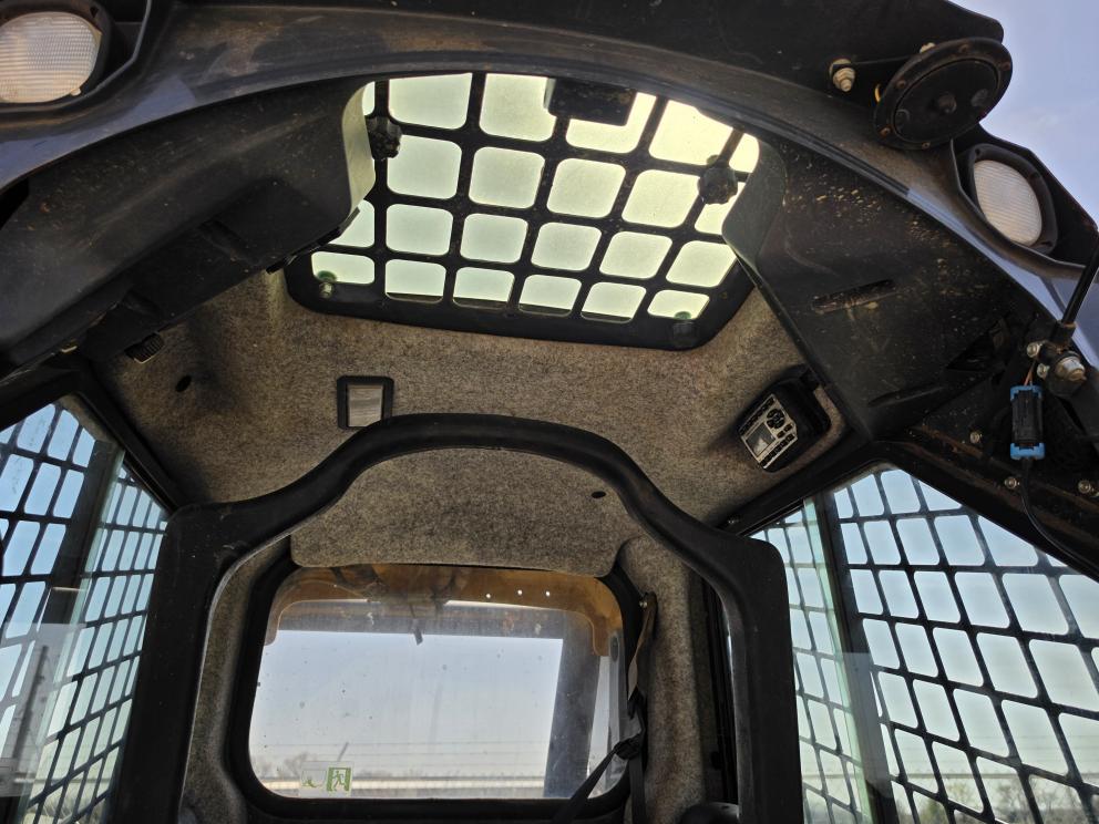 Image for 2015 John Deere 323E