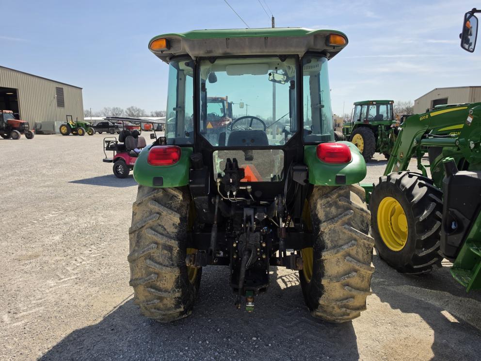 Image for 2006 John Deere 5425