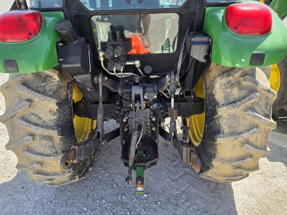 Image for 2006 John Deere 5425