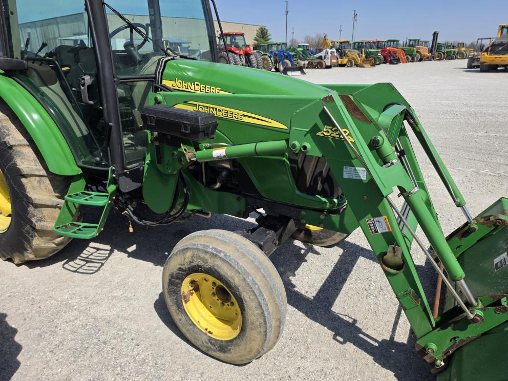 Image for 2006 John Deere 5425
