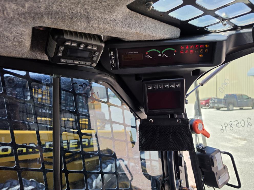 Image for 2023 John Deere 325G