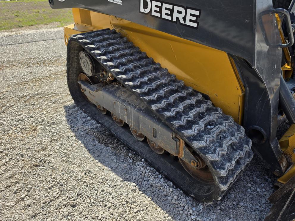 Image for 2023 John Deere 325G