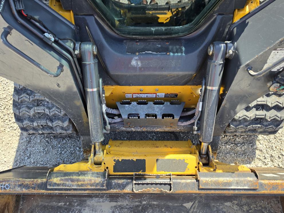 Image for 2023 John Deere 325G