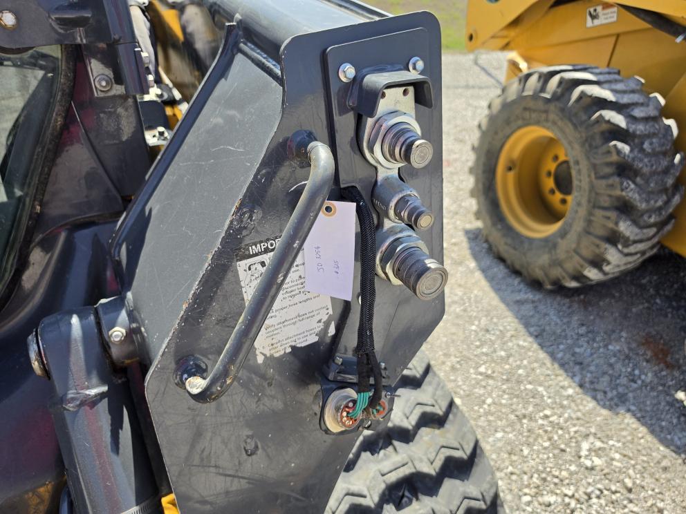 Image for 2023 John Deere 325G