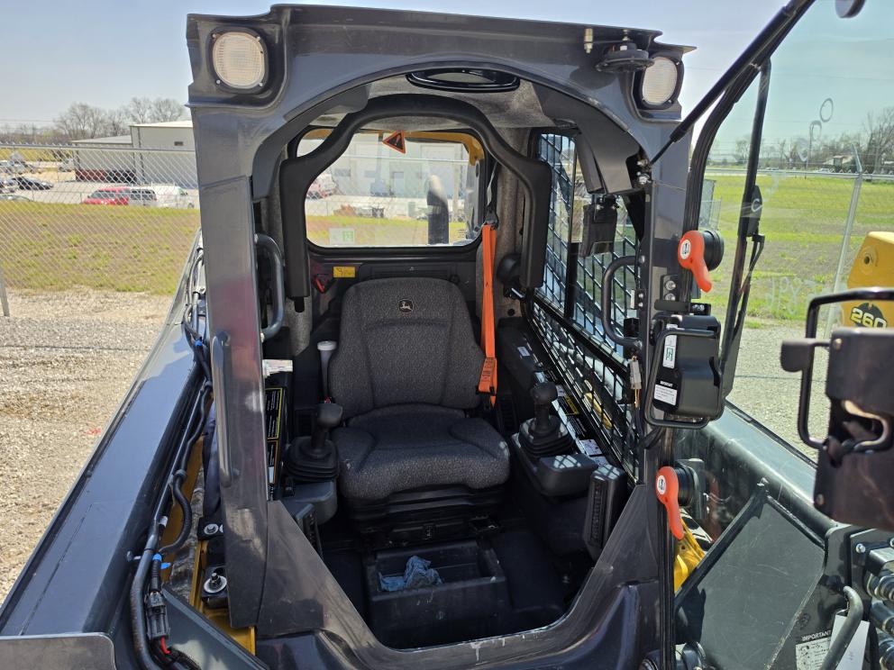 Image for 2023 John Deere 325G