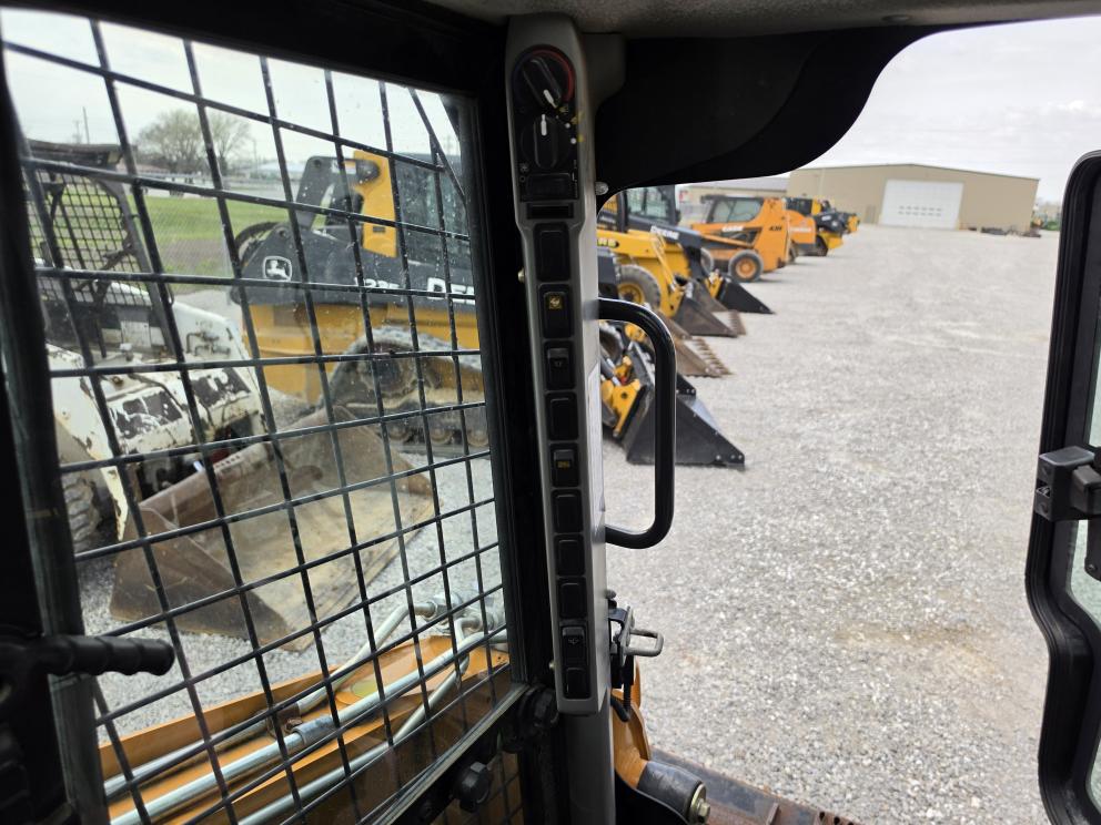 Image for 2017 Case SR175