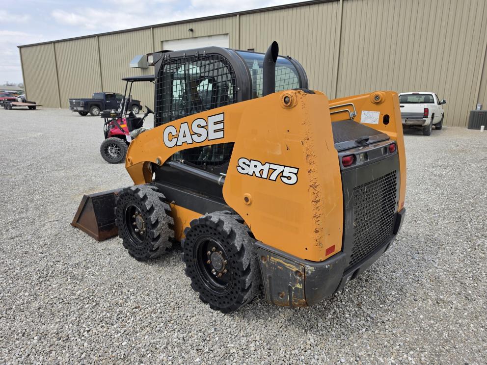 Image for 2017 Case SR175