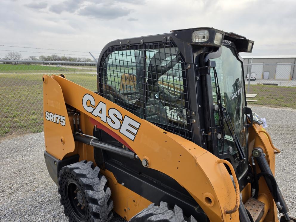 Image for 2017 Case SR175
