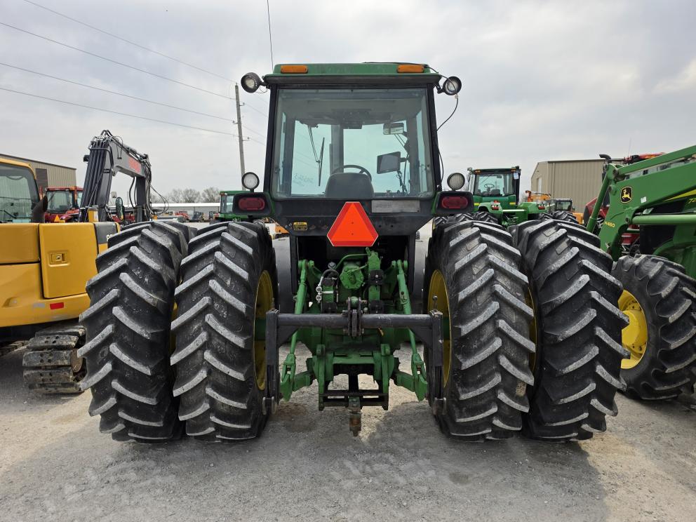 Image for 1992 John Deere 4955