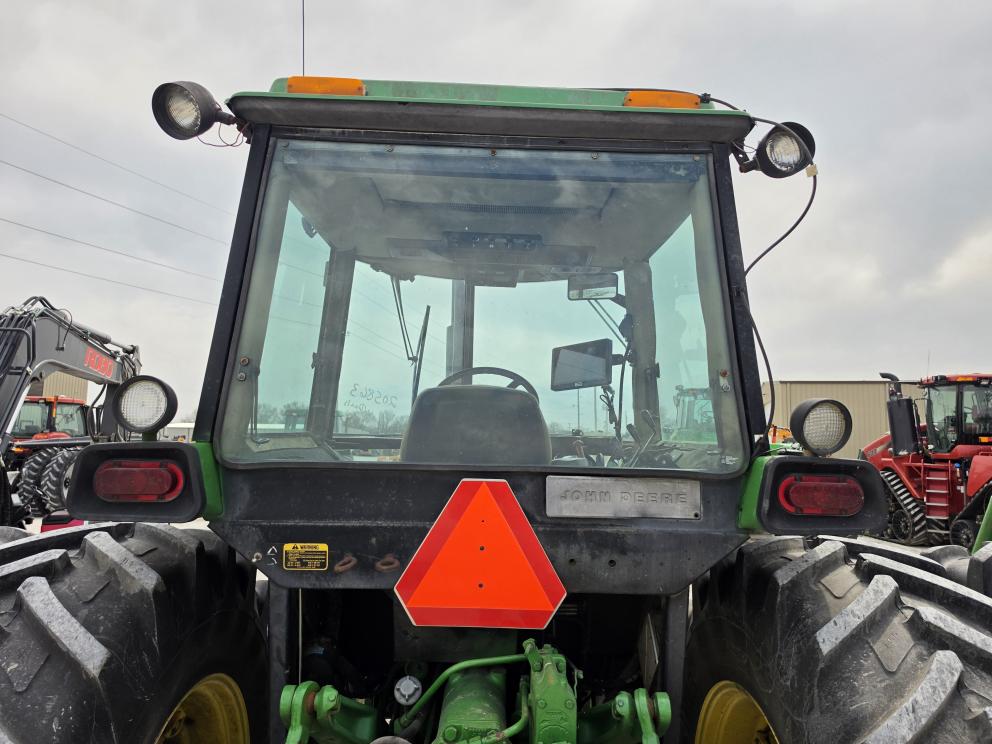 Image for 1992 John Deere 4955