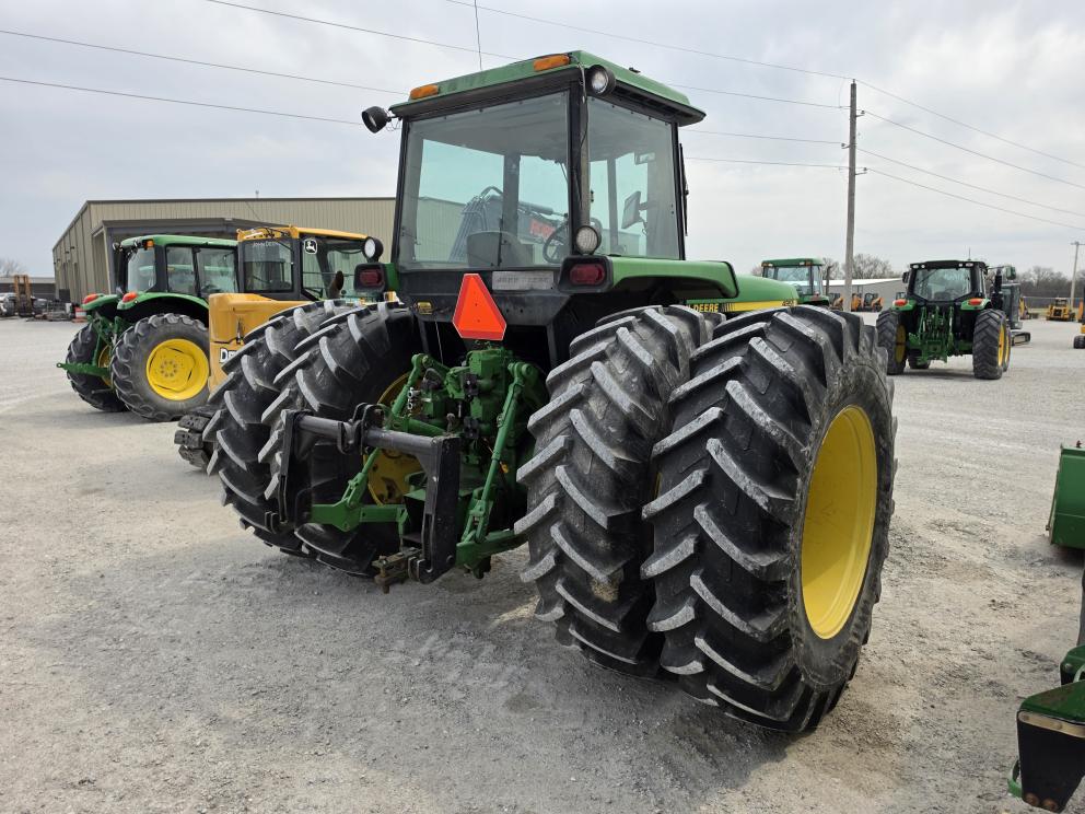 Image for 1992 John Deere 4955