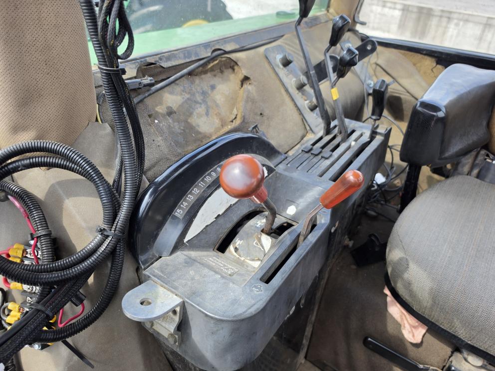 Image for 1992 John Deere 4955