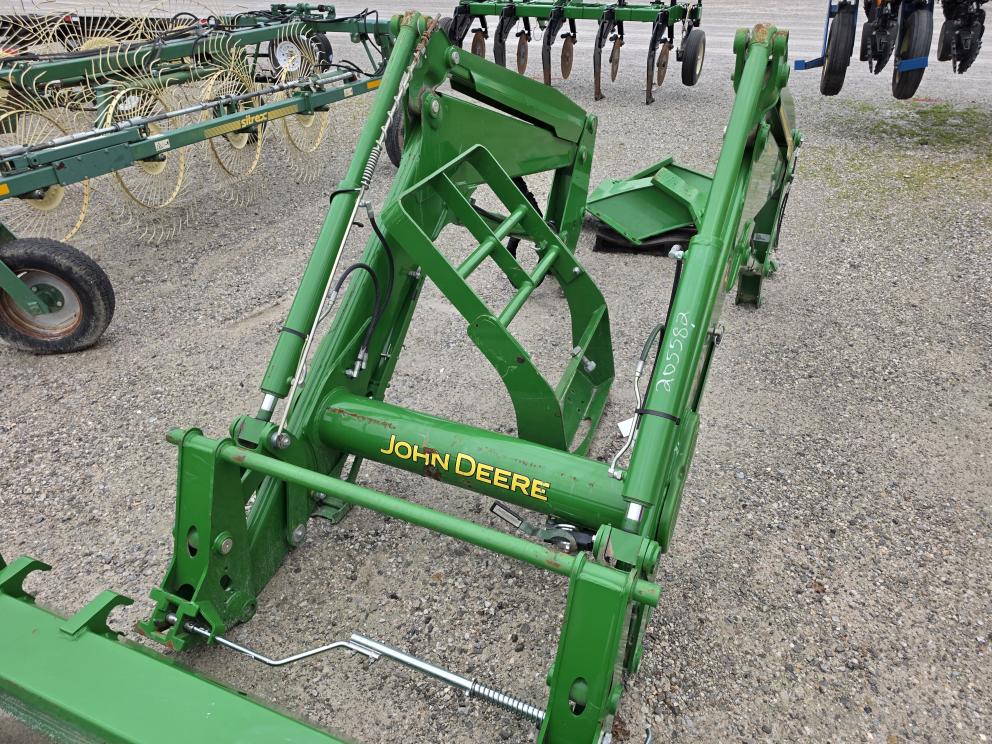Image for 2021 John Deere 700M
