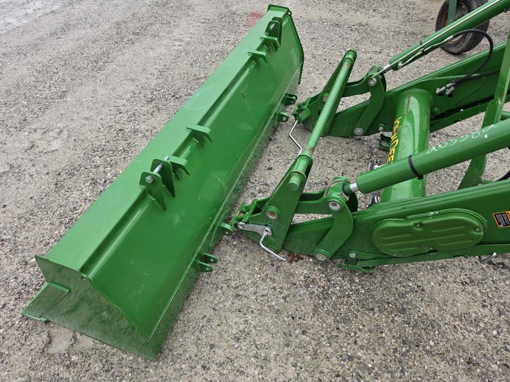 Image for 2021 John Deere 700M