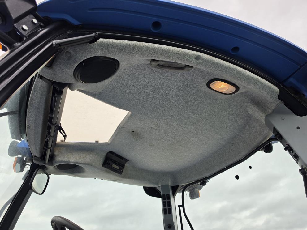 Image for 2010 New Holland T6020