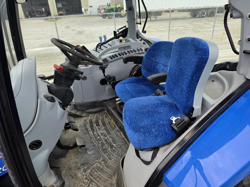 Image for 2010 New Holland T6020