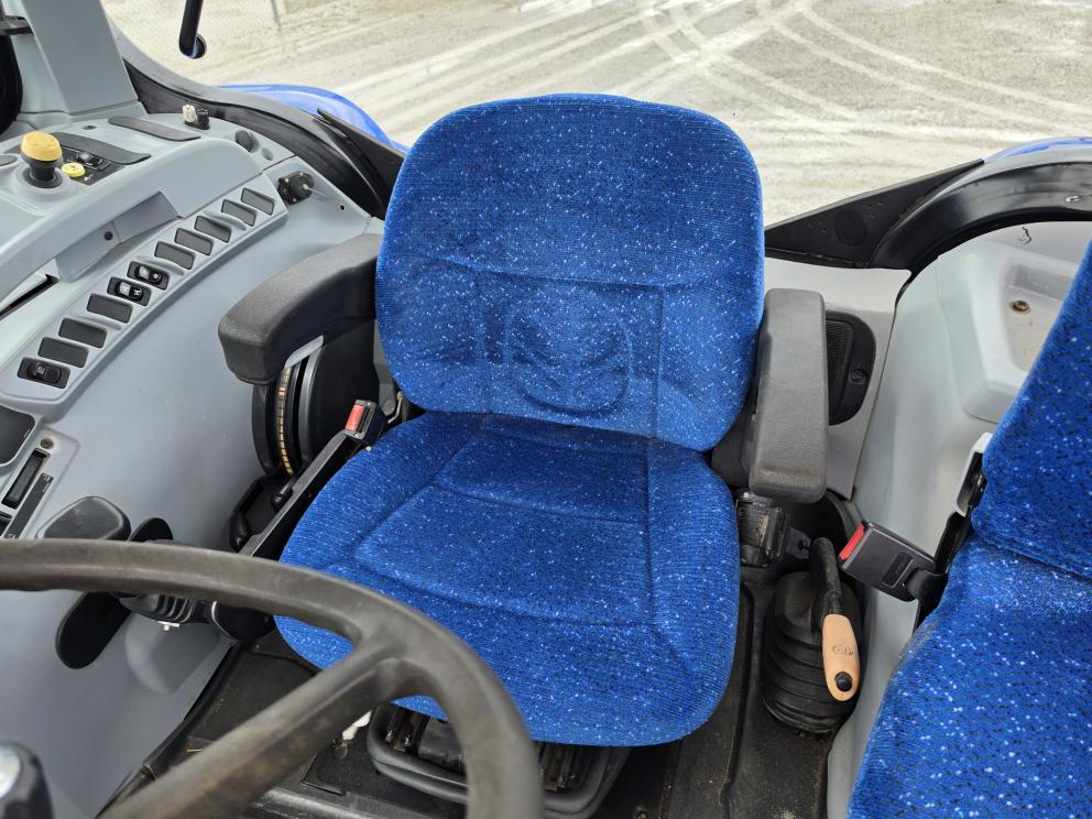 Image for 2010 New Holland T6020