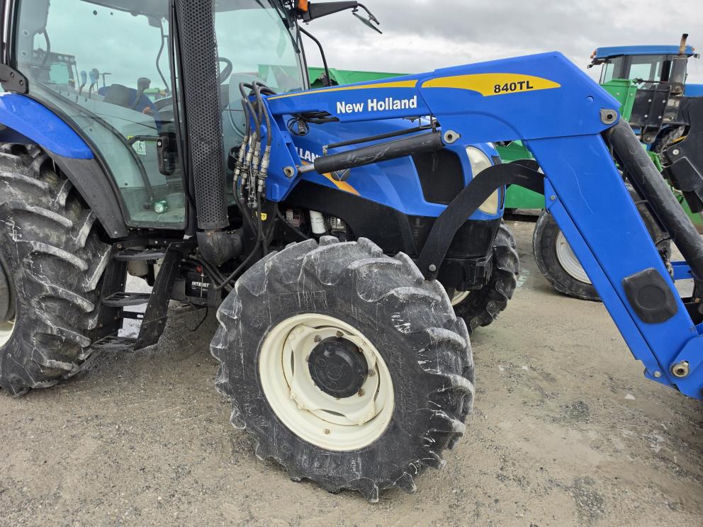 Image for 2010 New Holland T6020