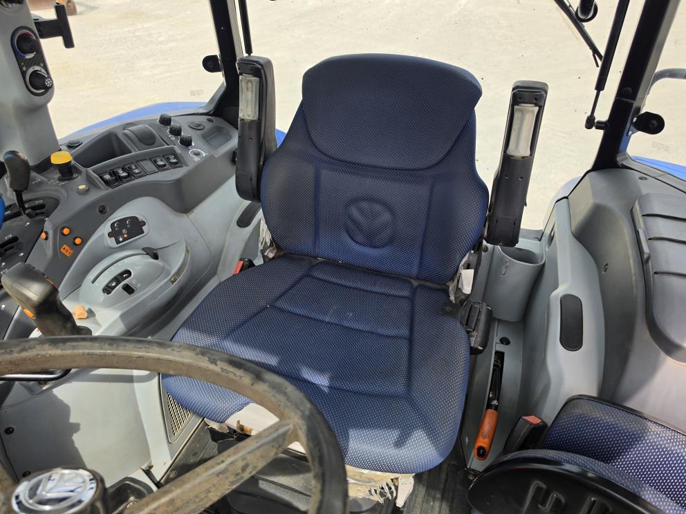 Image for 2019 New Holland T5.120