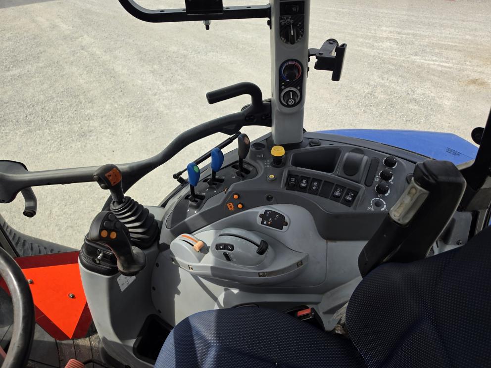 Image for 2019 New Holland T5.120