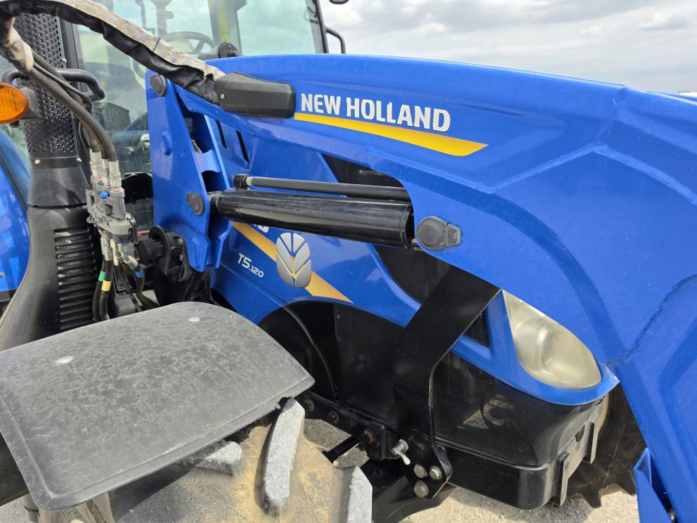 Image for 2019 New Holland T5.120