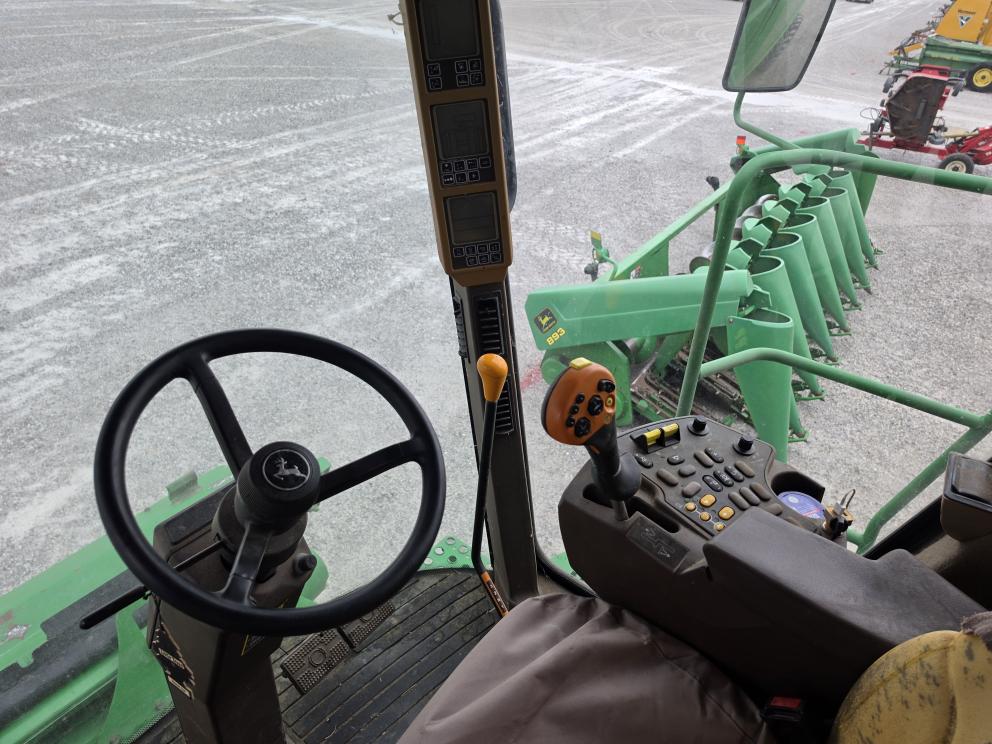 Image for 2006 John Deere 9560 STS