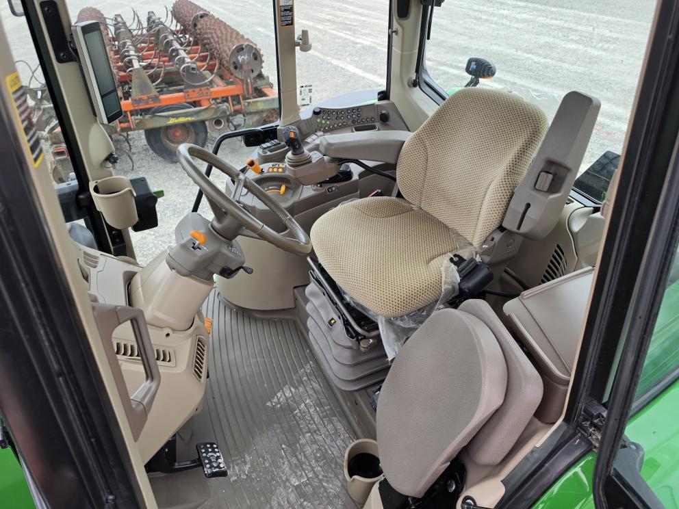 Image for 2023 John Deere 6155M