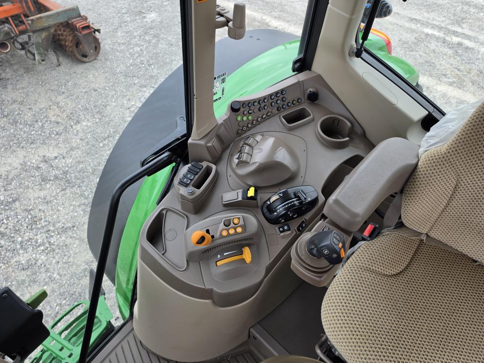 Image for 2023 John Deere 6155M